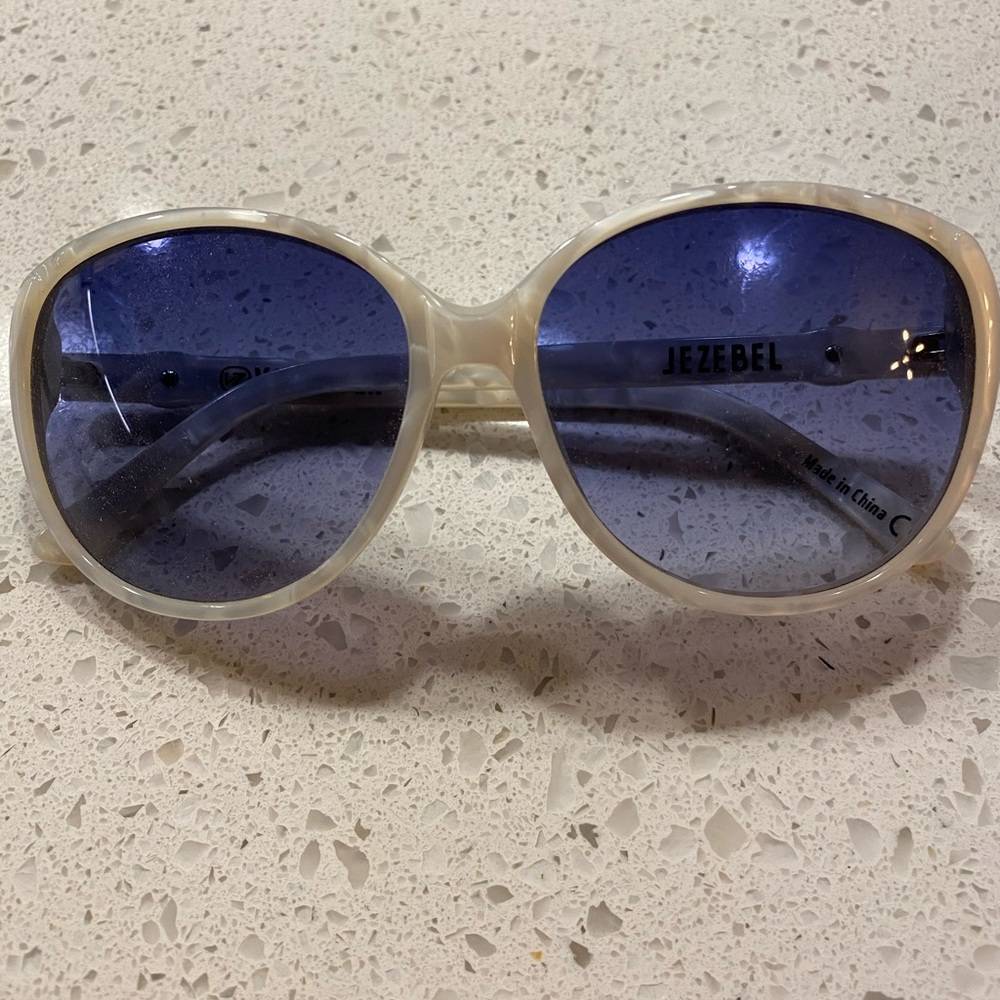 VonZipper Jezebel Sunglasses